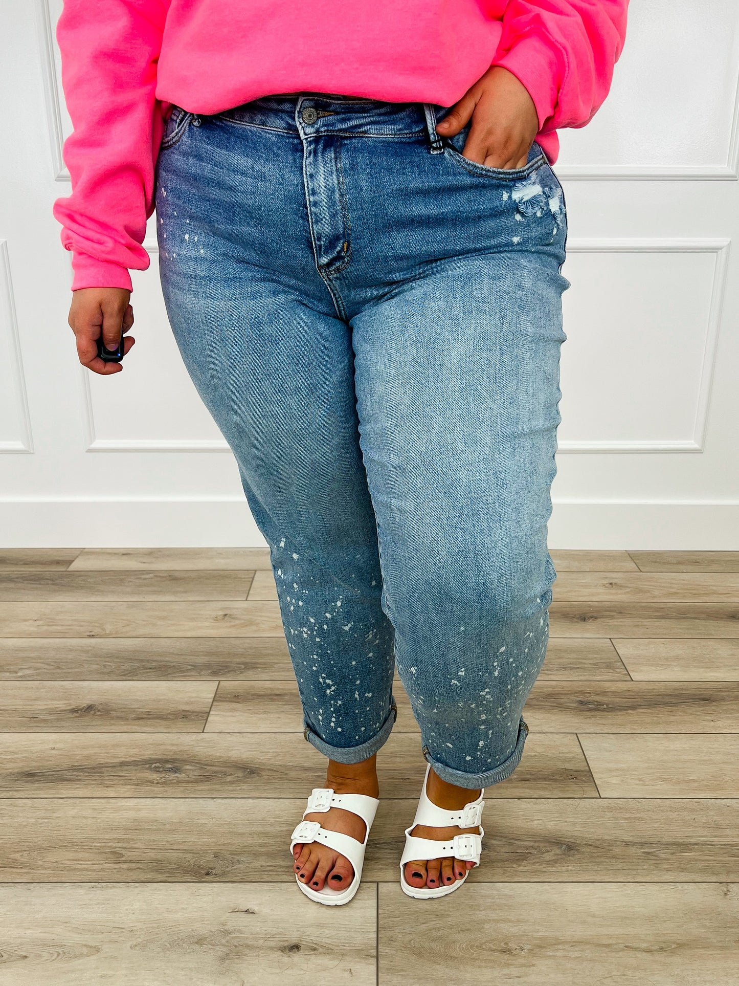 Judy Blue Jovie Mid-Rise Boyfriend Jeans - Medium Wash (Bleached, Distressed)
